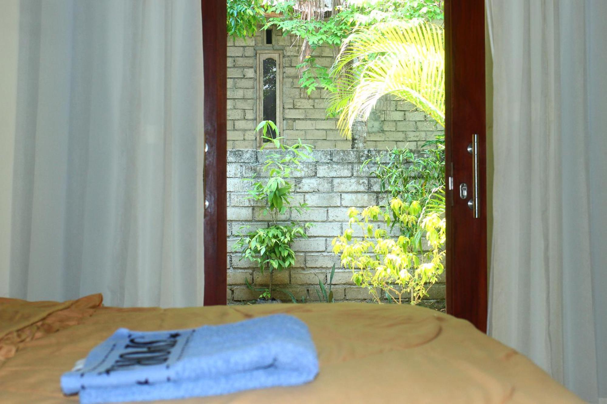 Three V Homestay Kuta (Lombok) Exterior foto